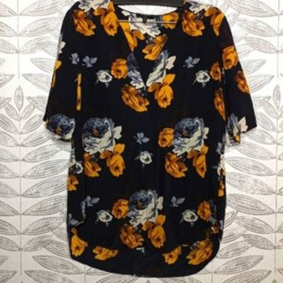 Theory Blouse Antazie Floral Roses 100% Silk Keyhole Front main image 5